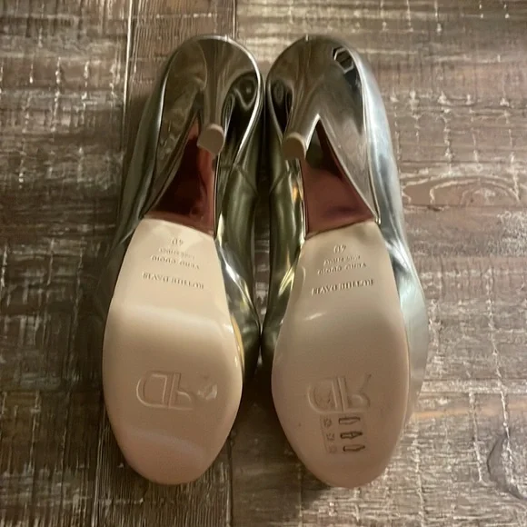 Ruthie Davis gold patent platform pumps. Sz 40 - Picture 4 of 5